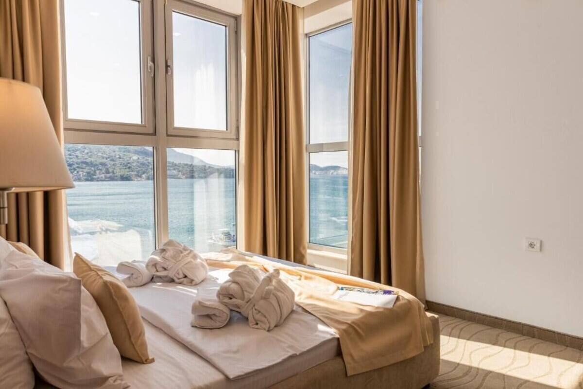 Bright room with sea view at Porto Sole Hotel