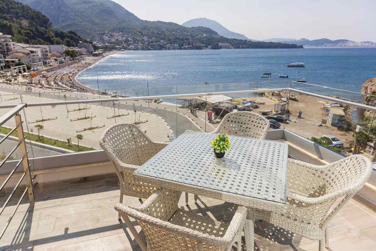 Porto Sole Hotel seafront in Sutomore